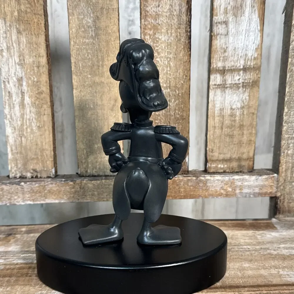 Disney Cruise Line DCL Dream Admiral Donald Duck Figurine Statue Bronzer NIB